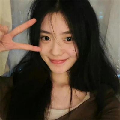 八月鬱金香粤语